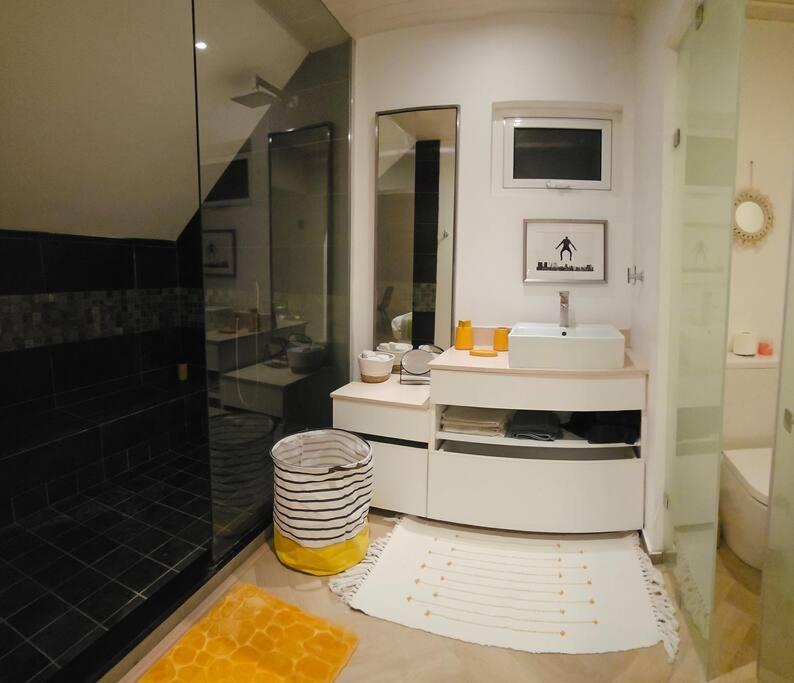 Seaside 3 suites Penthouse with Pool Gym & BBQ Terrace — photo 73