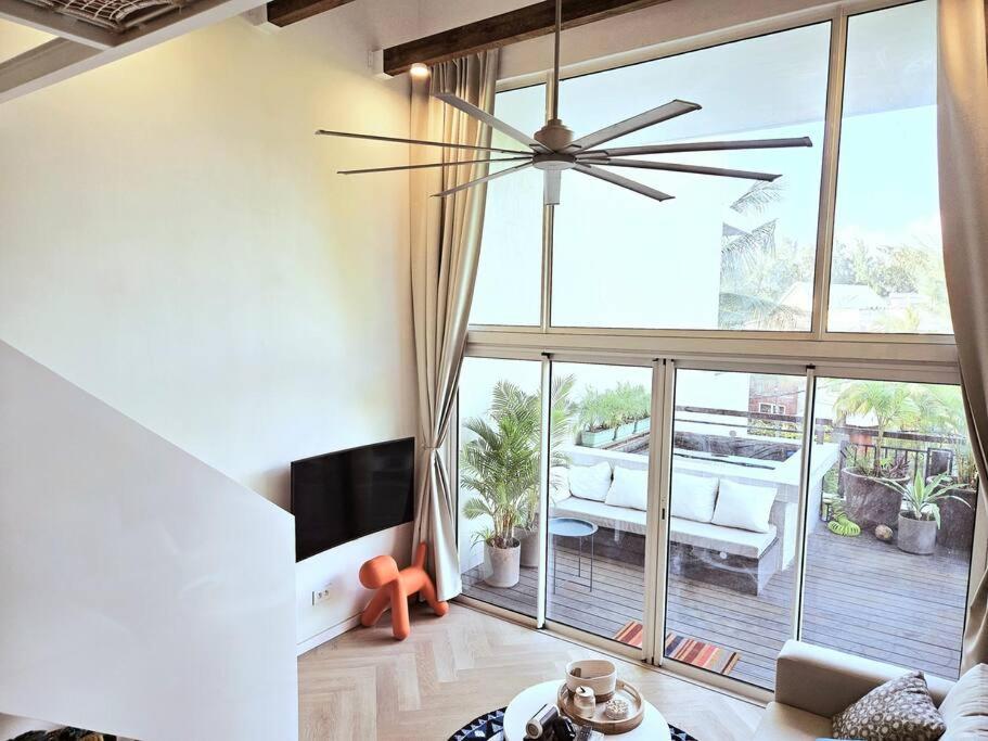 Seaside 3 suites Penthouse with Pool Gym & BBQ Terrace — photo 94