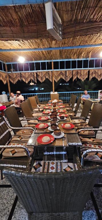 Basmatic Nubian Guest House餐厅或其他用餐的地方