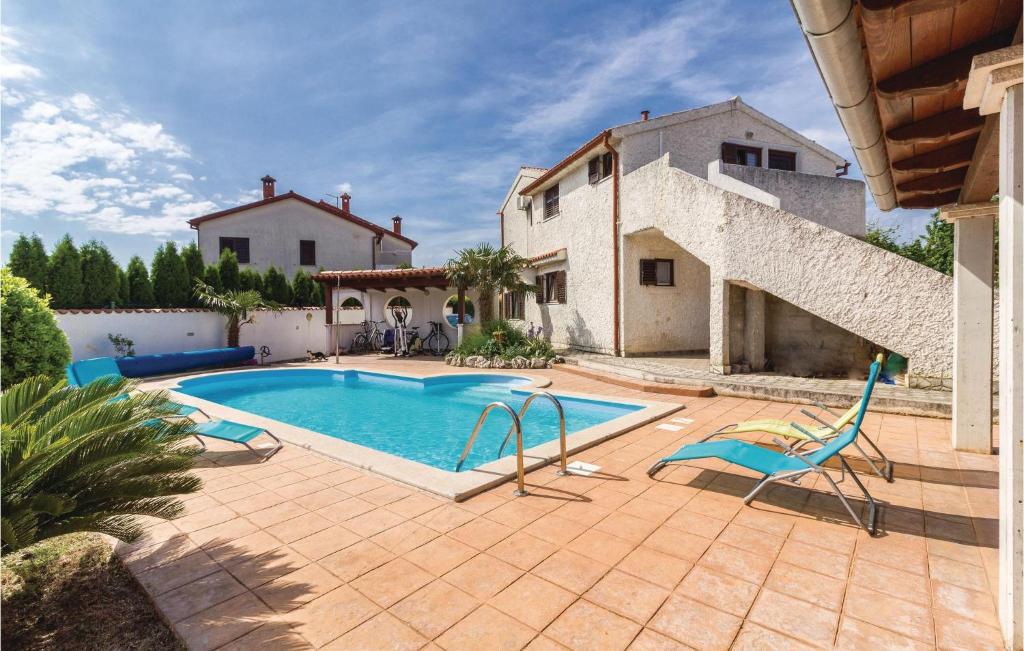 Two-Bedroom Apartment In Banjole