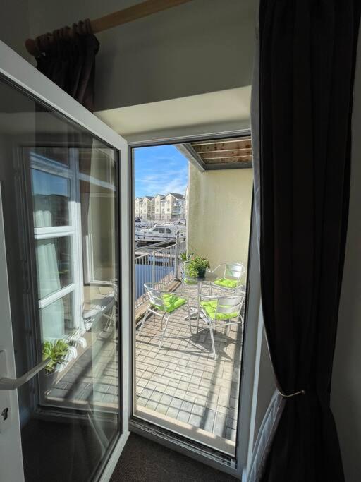 Balkón nebo terasa v ubytování Centrally Located Carrick on Shannon Shore Side Apartment
