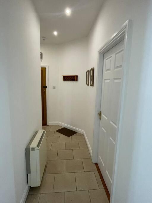 Fotografie z fotogalerie ubytování Centrally Located Carrick on Shannon Shore Side Apartment v destinaci Carrick-on-Shannon