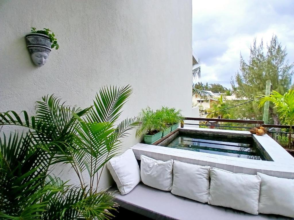 Seaside 3 suites Penthouse with Pool Gym & BBQ Terrace — photo 33