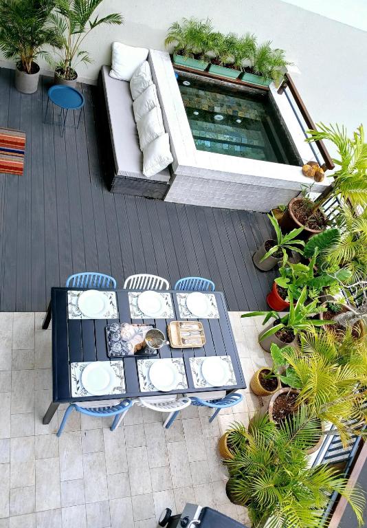 Seaside 3 suites Penthouse with Pool Gym & BBQ Terrace — photo 31