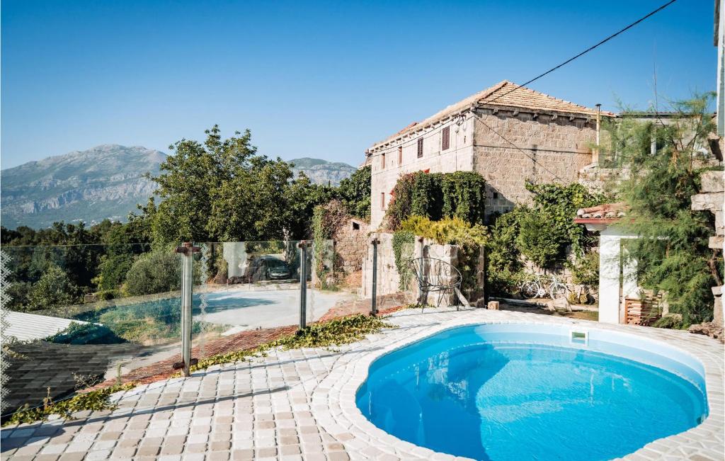Πισίνα στο ή κοντά στο Amazing Apartment In Gruda