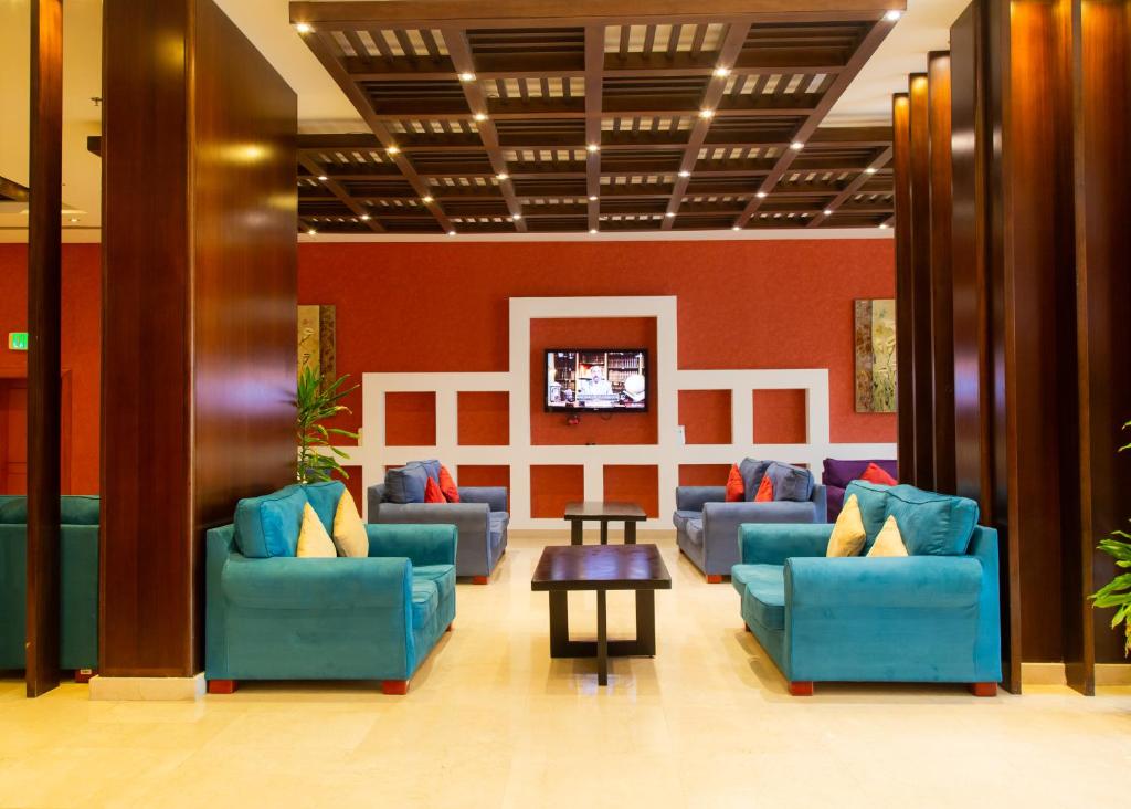 A seating area at Al Liwan Residence