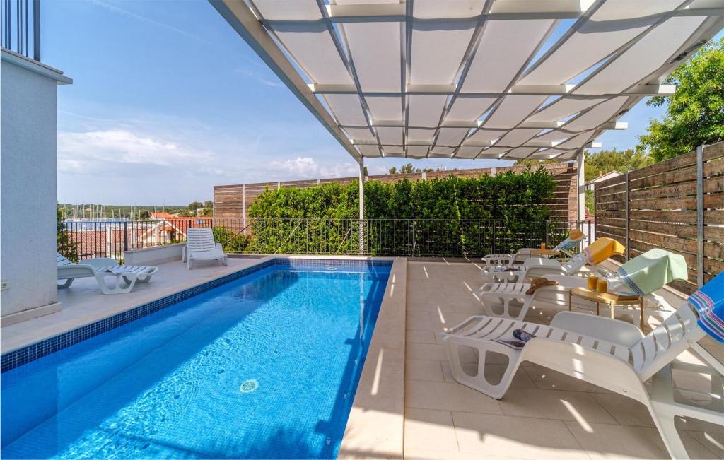 Gorgeous Home In Milna