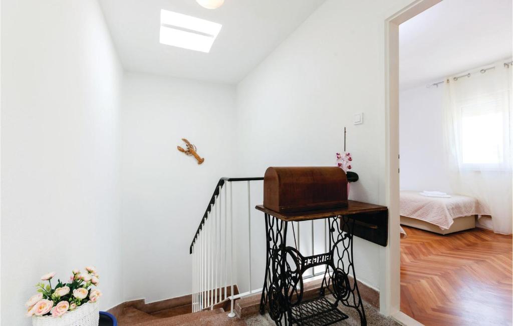 Fotografie z fotogalerie ubytování Four-Bedroom Holiday Home In Stobrec ve Splitu