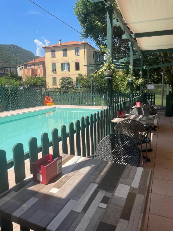 Bazén v ubytování Hotel Florenz nebo v jeho okolí