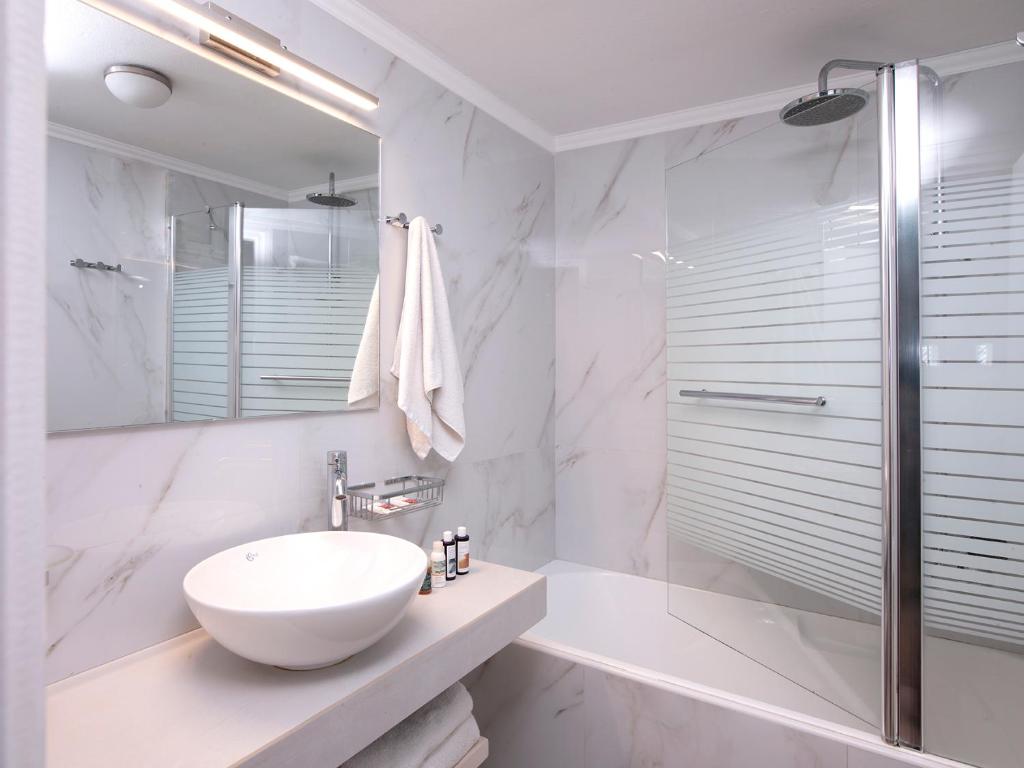 Mythos Suites Boutique Hotel - 10