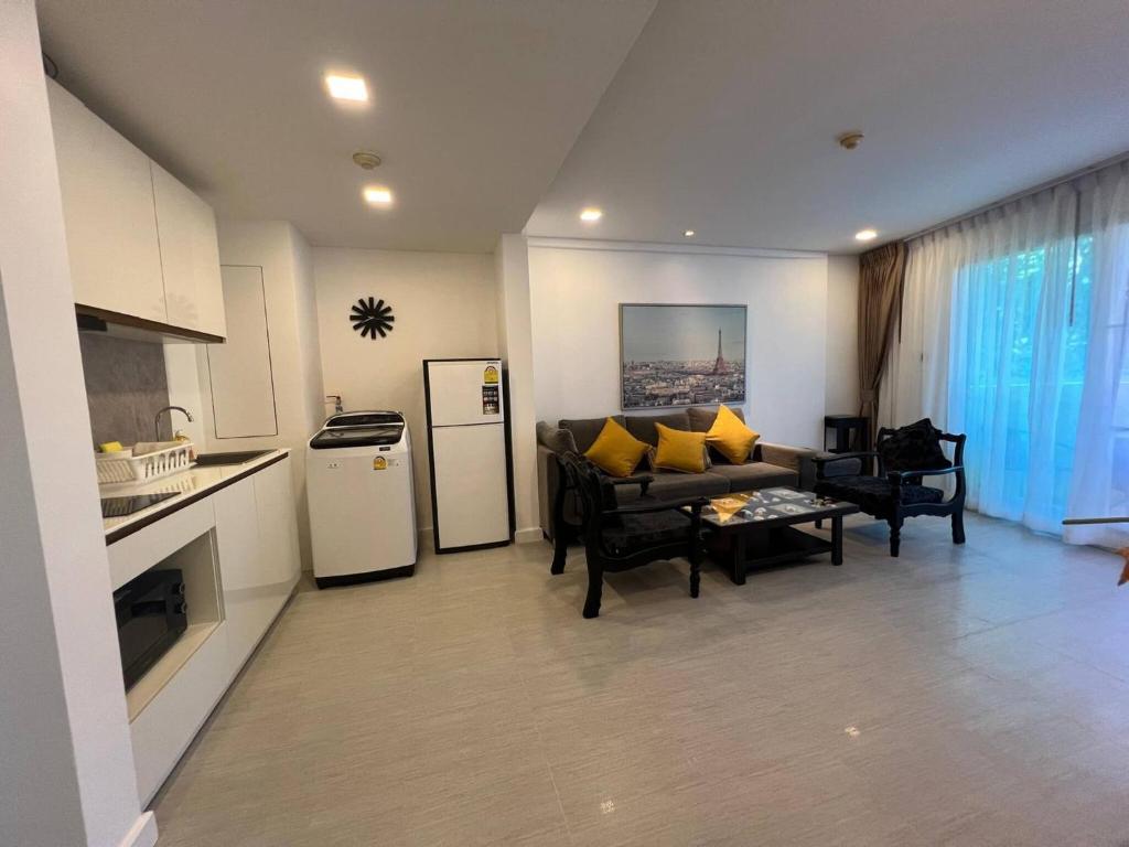 Η κουζίνα ή μικρή κουζίνα στο Mykonos Hua Hin - 1 bdr Condo Shared Pool Downtown