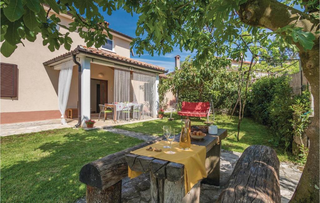Ogród w obiekcie Holiday Home Cere Cere Ii