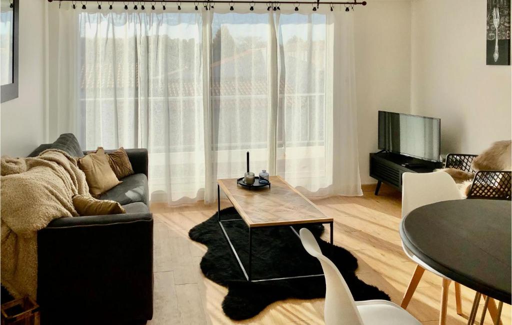 Fotografia z galérie ubytovania Beautiful Apartment In Challans v destinácii Challans