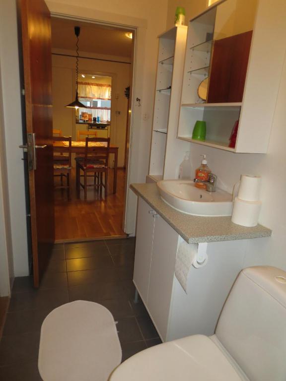 Kuchyň nebo kuchyňský kout v ubytování Teigur Guesthouse