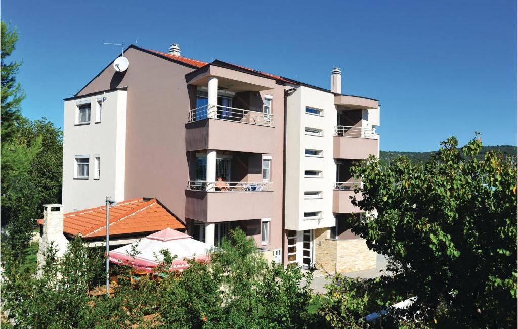 Budova, v ktorej sa apartmán nachádza
