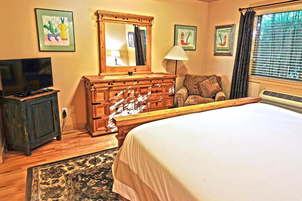 Blue Iguana Inn - 