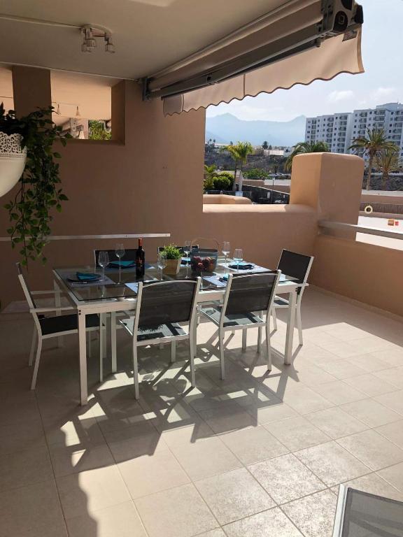 Balkón alebo terasa v ubytovaní NEW !!! Luxury Apartment, 32 m2 Terrace in the Sun, Pool View