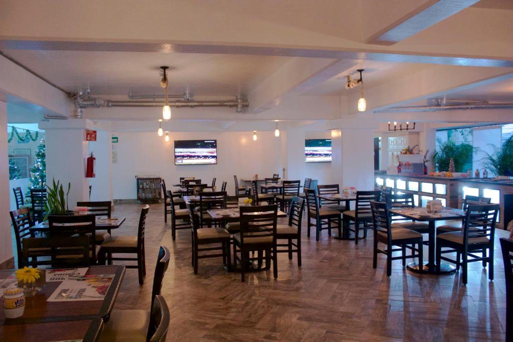 Restaurace v ubytování Hi Hotel Impala Queretaro
