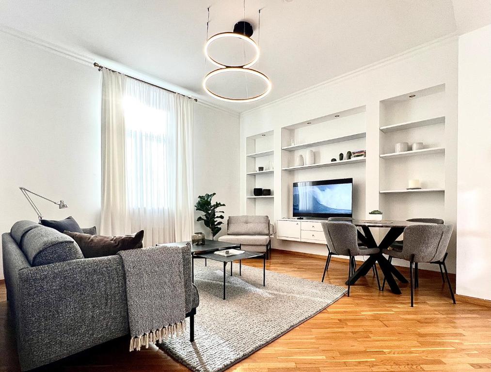 Vilnius Apartments & Suites - Town Hall - Superior Two-Bedroom Apartment - Didzioji St. 39