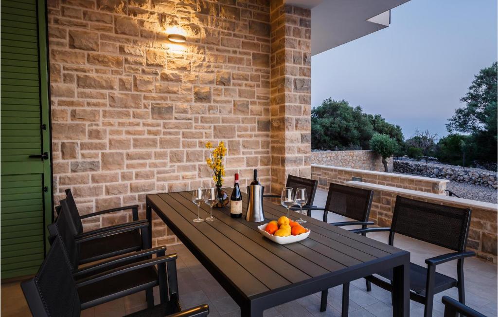 Nápoje v ubytovaní Pet Friendly Home In Lun