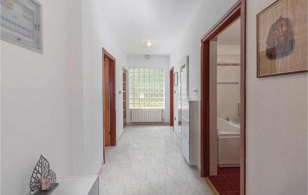 Fotografie z fotogalerie ubytování Apartment Labin 22 With Outdoor Swimmingpool v destinaci Ravni