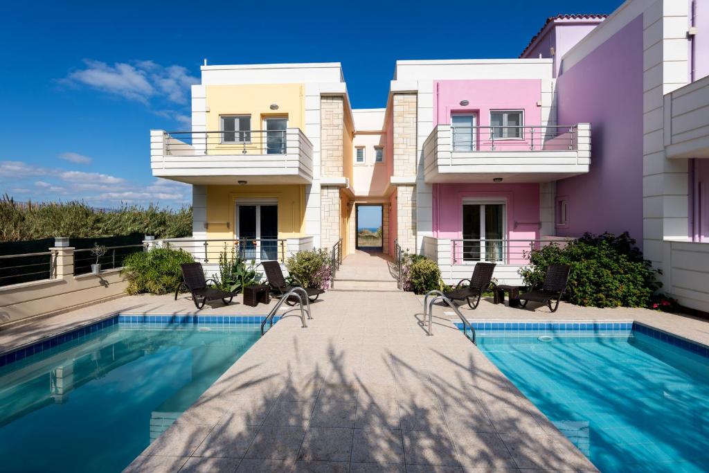 Bazén v ubytovaní Kronos Villas alebo v jeho blízkosti