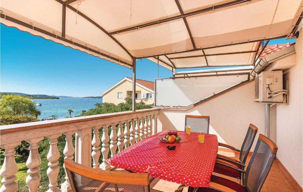 Two-Bedroom Apartment In Srima