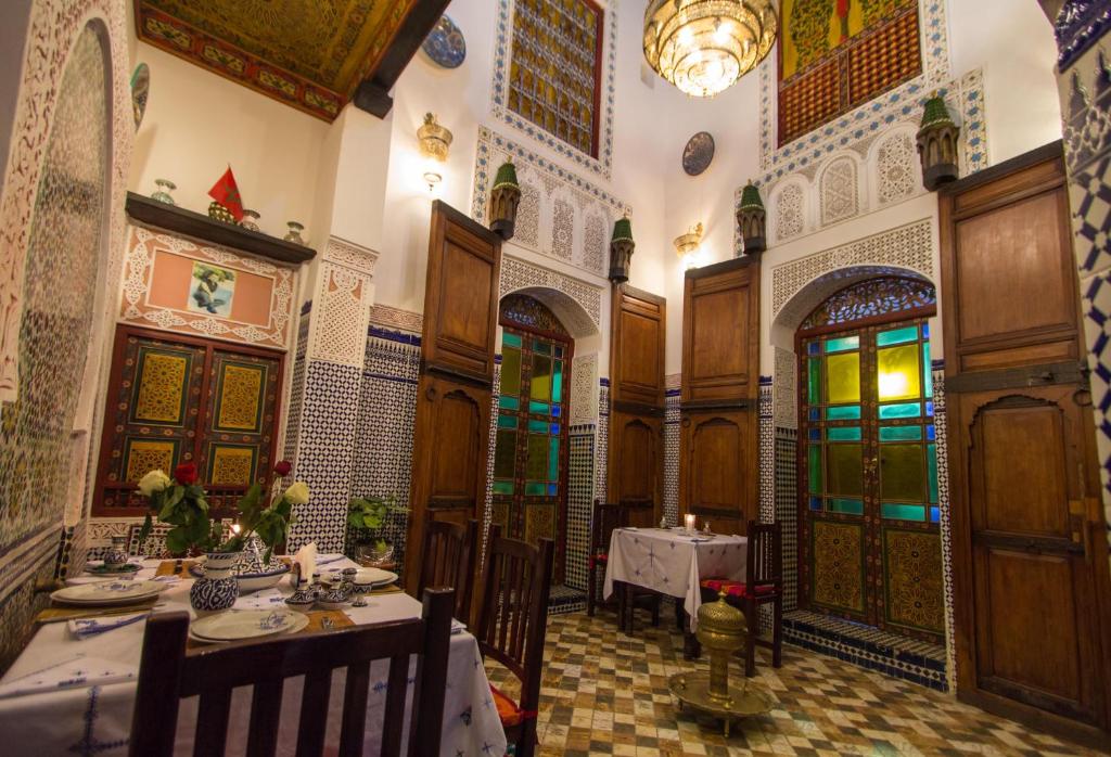 Restaurace v ubytování Casa Aya Medina