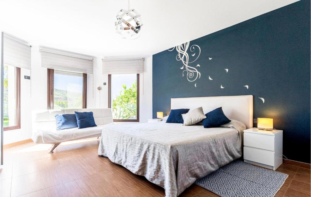 Posteľ alebo postele v izbe v ubytovaní Beautiful Home In Malaga With Wifi