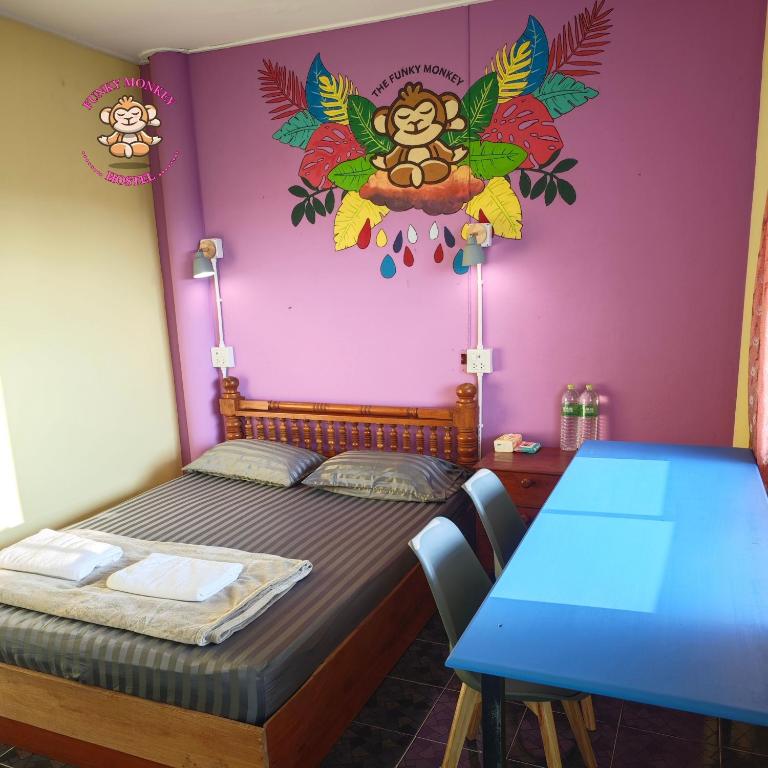 The Funky Monkey Hostel - 18 to 40 years old only - 16