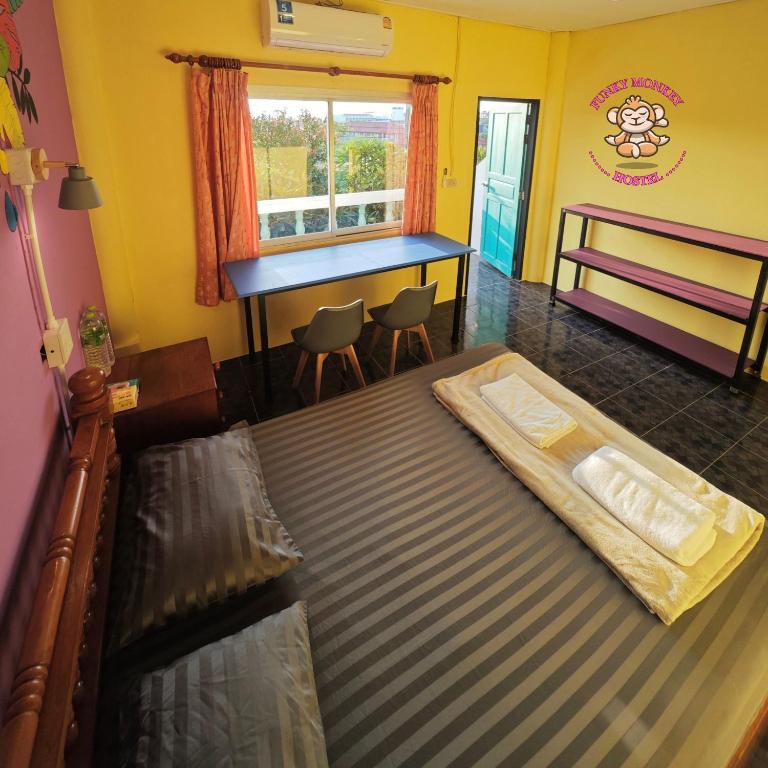 The Funky Monkey Hostel - 18 to 40 years old only - 11