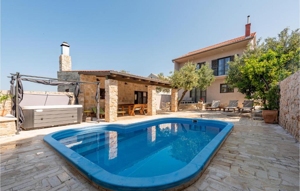 Gorgeous Home In Betina With Kitchen