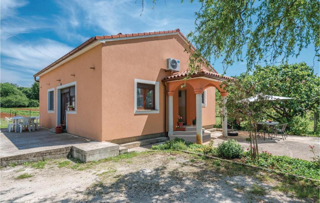 Budova, v ktorej sa dovolenkový dom nachádza