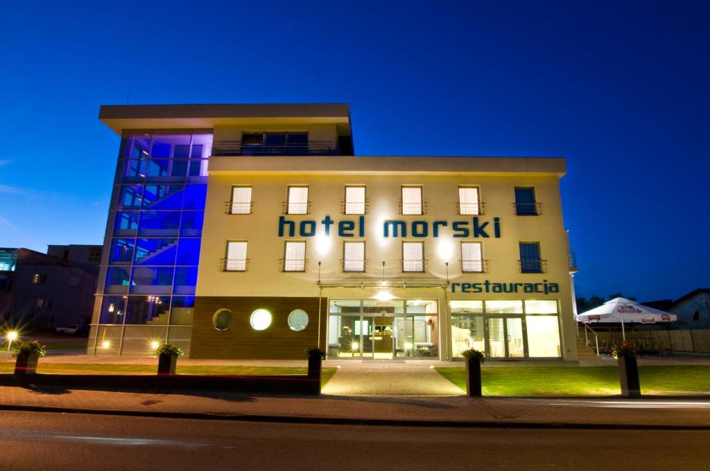 Budova, kde se hotel nachází