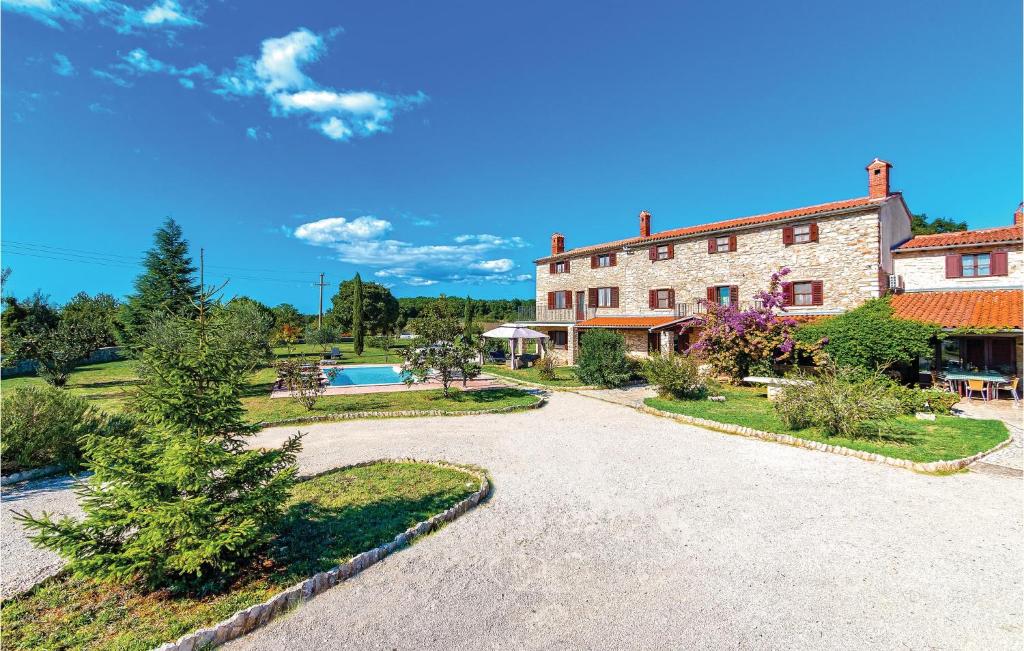 Fotografia z galérie ubytovania 6 Bedroom Lovely Home In Liznjan v destinácii Ližnjan