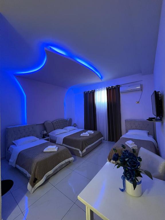 Grand Hotel Gjyshi - Deluxe Quadruple Room