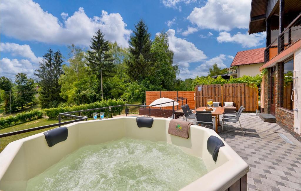 Fotografie z fotogalerie ubytování Nice Home In Sveti Ivan Zelina With Sauna v destinaci Sveti Ivan Zelina