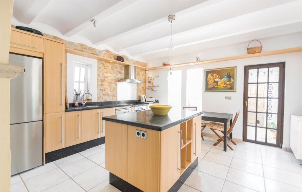 Kuchyň nebo kuchyňský kout v ubytování Beautiful Home In Benissa With Kitchen