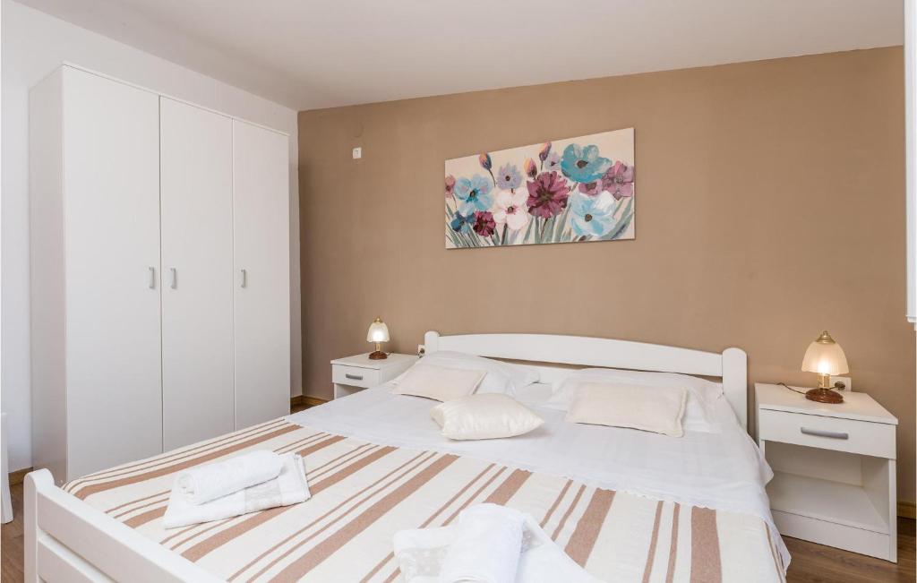 Posteľ alebo postele v izbe v ubytovaní Cozy Home In Zubovici With Wifi