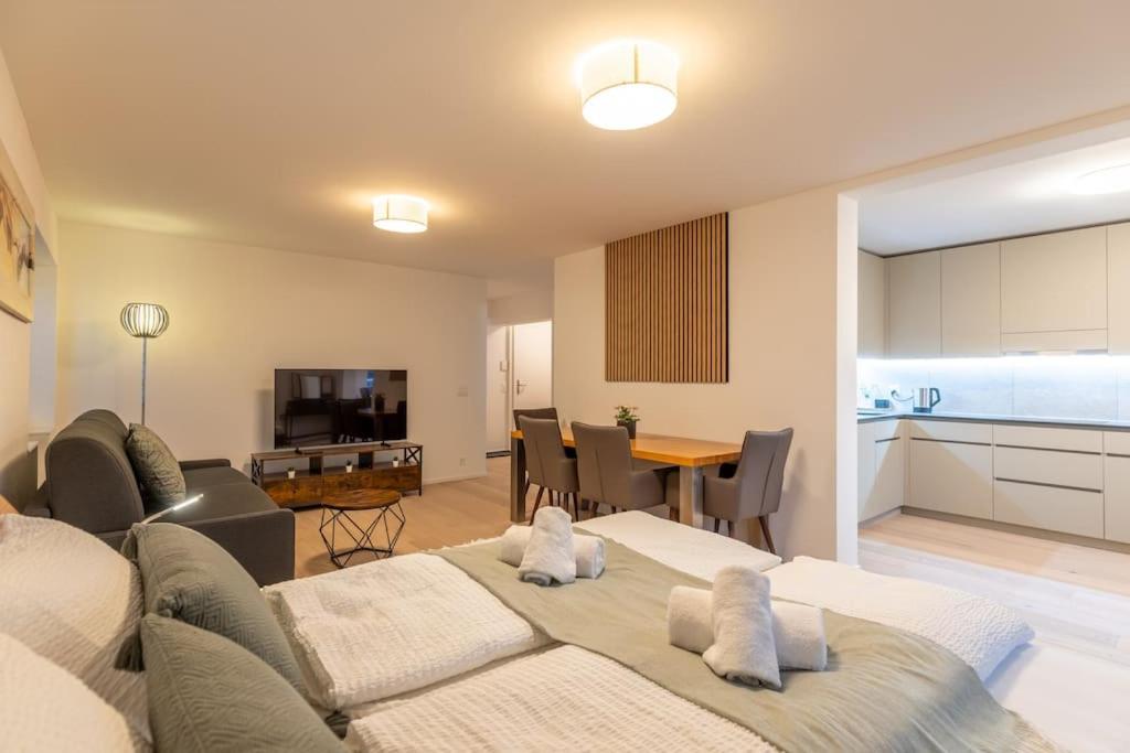 Jasminkas Host 2, Ruhig, City und Naturnah, Gratis Parkplatz und Balkon - Resim 19