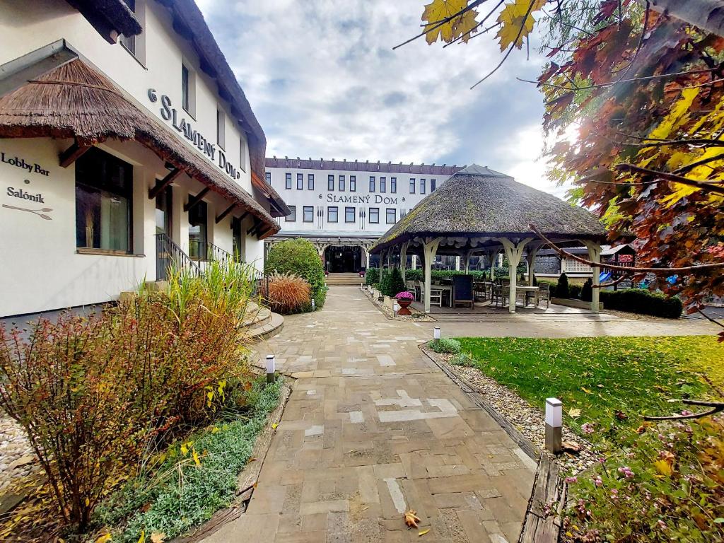 Hotel Slamený Dom & SPA - Resim 1