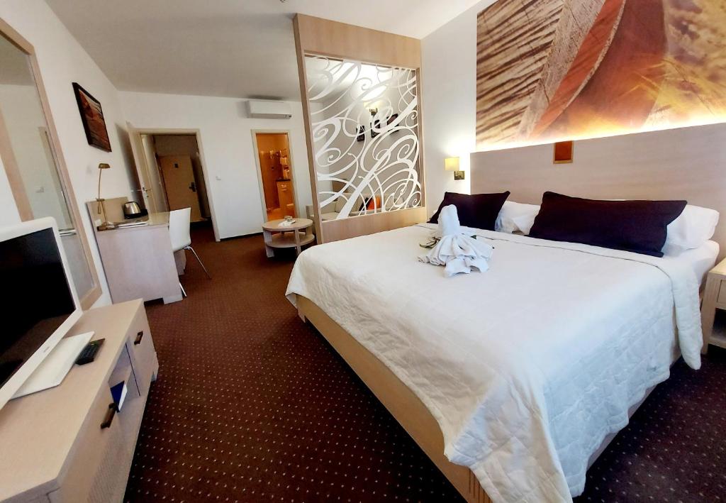 
Deluxe Double Room with Bath
