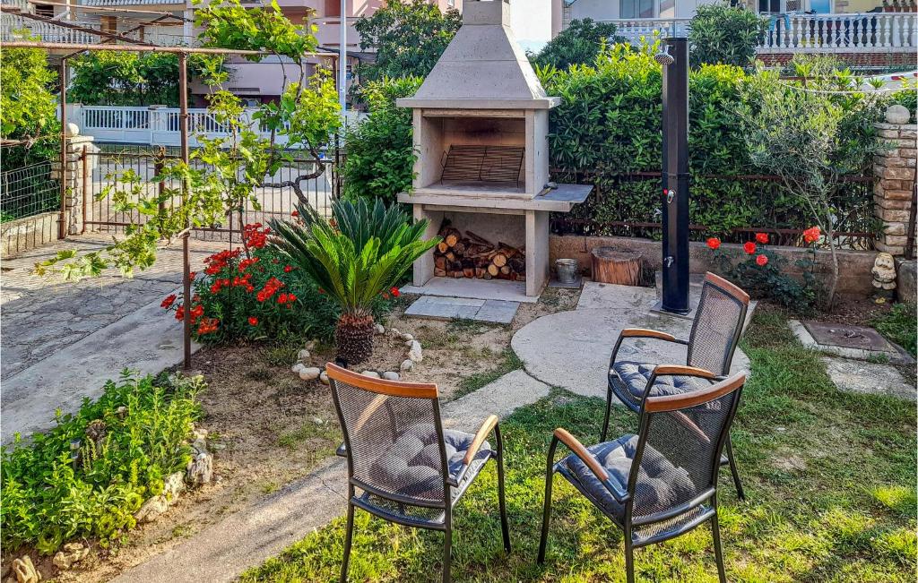 Zahrada ubytování Holiday Home Sabunike V