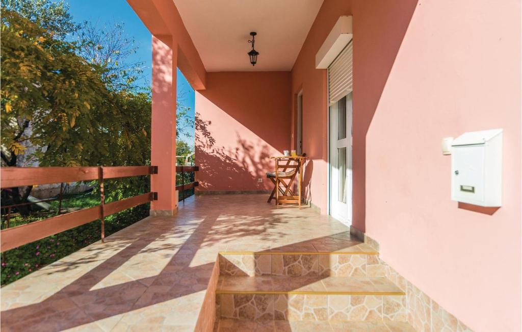 Fotografia z galérie ubytovania Three-Bedroom Holiday Home In Sikovo v destinácii Sikovo