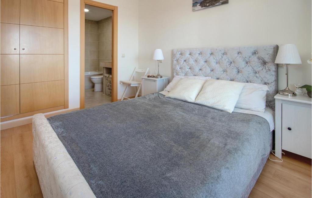 Postel nebo postele na pokoji v ubytování Cozy Apartment In La Cala De Mijas