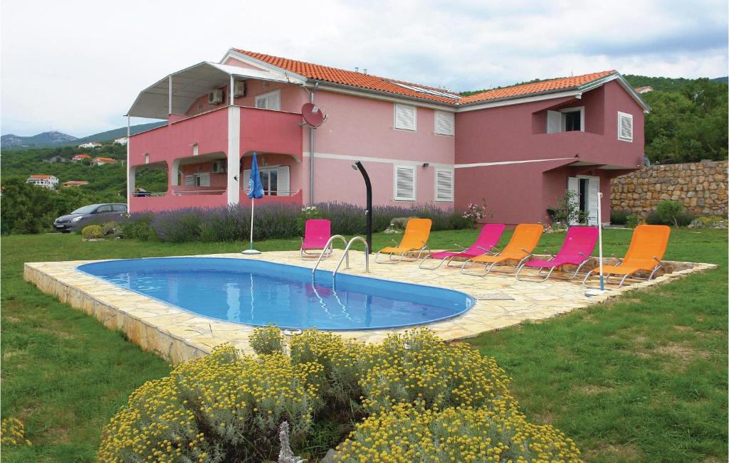 Bazén v ubytovaní Cozy Apartment In Klenovica alebo v jeho blízkosti