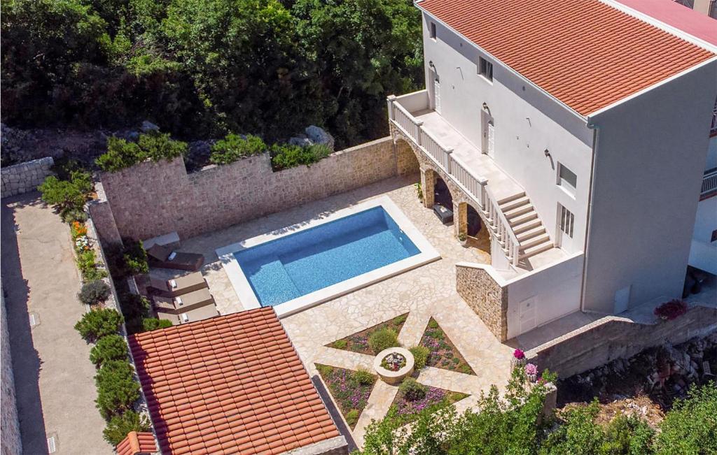 Πισίνα στο ή κοντά στο Six-Bedroom Holiday Home In Klek