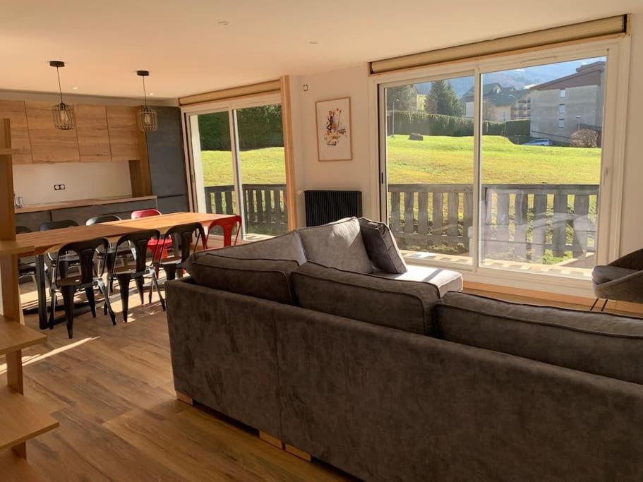 Photo de la galerie de l'établissement Charmant appartement, grand balcon, vue montagne, à Villard-de-Lans