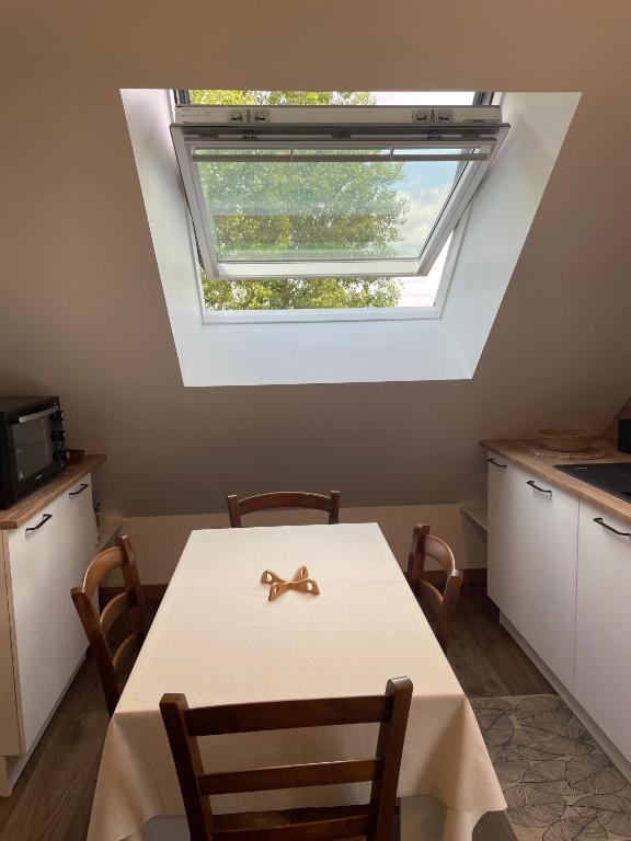 Kuchyň nebo kuchyňský kout v ubytování Gîte des Comtes du Perche 2 logements indépendants de 40 et 25 m2