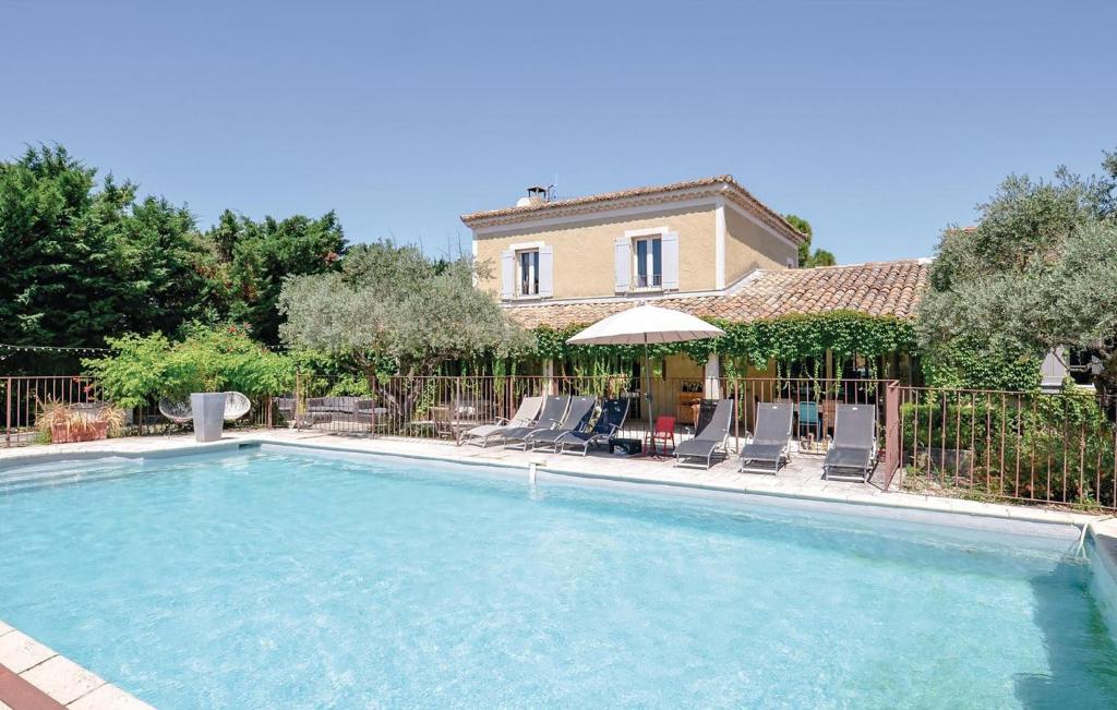 Πισίνα στο ή κοντά στο Pet Friendly Home In Cavaillon